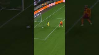 Muslera save [upl. by Hausmann]