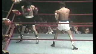 Alexis quotEl Flaco Explosivoquot Arguello vs Ruben quotEl Puasquot Olivares part 1 [upl. by Meggs]